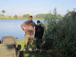 ein vater mit seinem Sohn