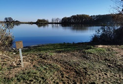 Helmut Hofko mit Scheibtruhe