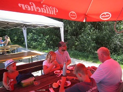 Gerhard Zeder beim Essen