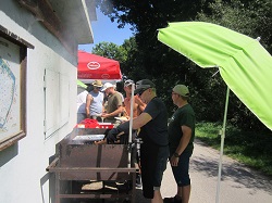 Jan und Rudi beim Griller